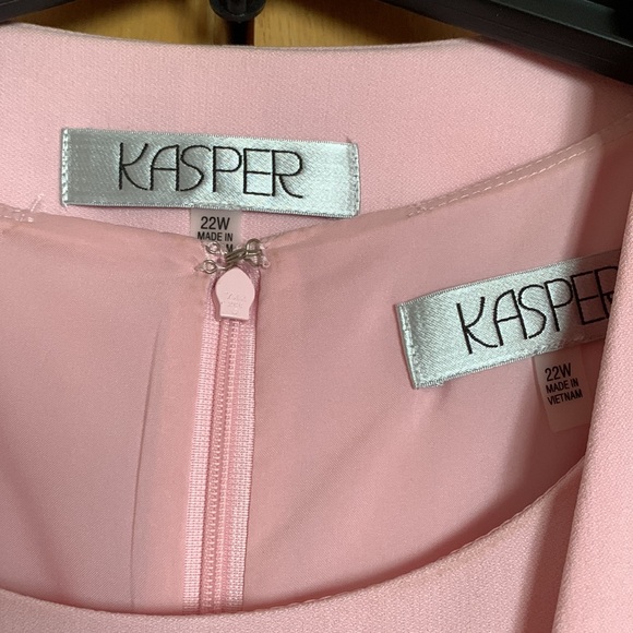 Classic Kasper 2pc Pink Dress Suit - Picture 2 of 9